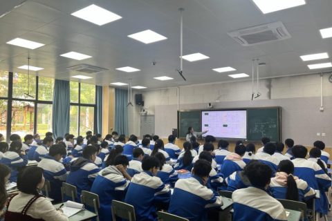 从“刷题”到“拆题”，一场讲座如何让高三学生的错题本变成提分指南