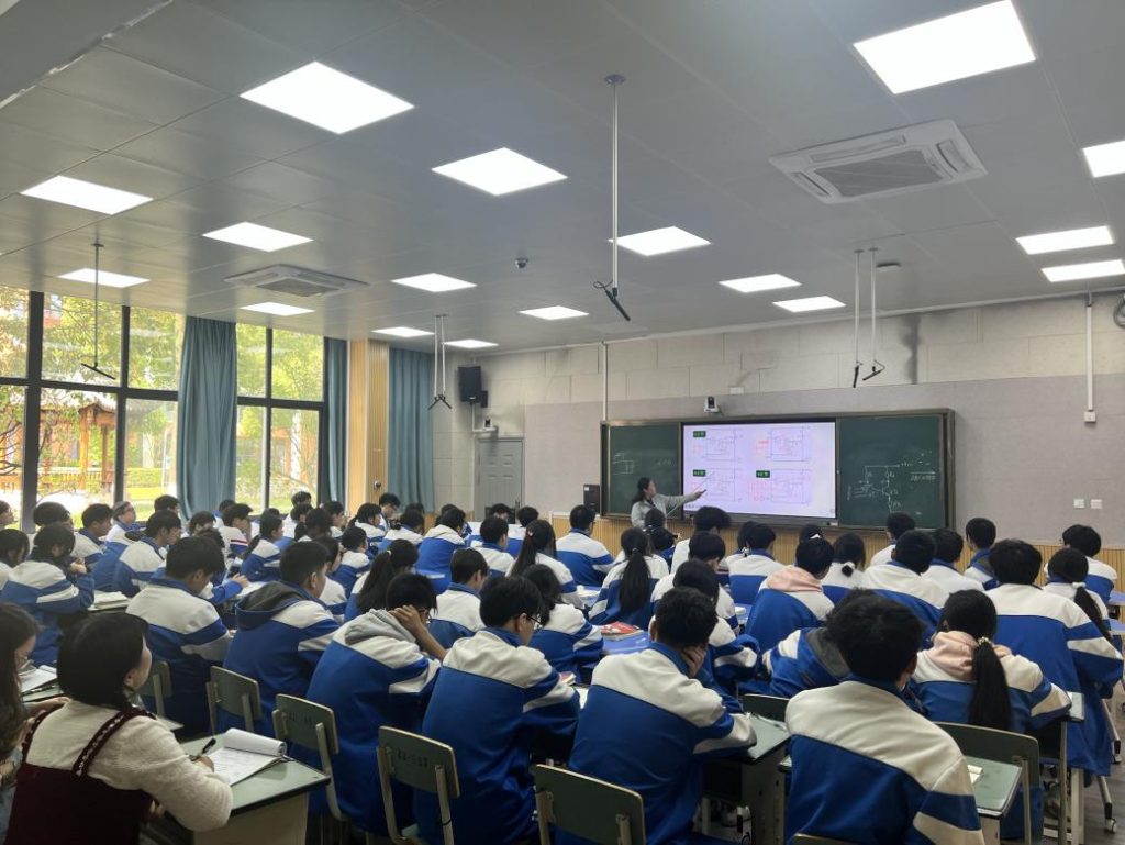从“刷题”到“拆题”,一场讲座如何让高三学生的错题本变成提分指南