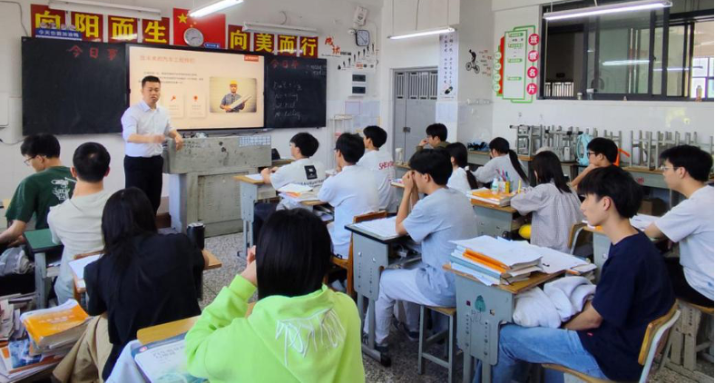 决胜职教高考,最后一周我们这样做--星课标为长宁职校学子送上“提分秘籍”